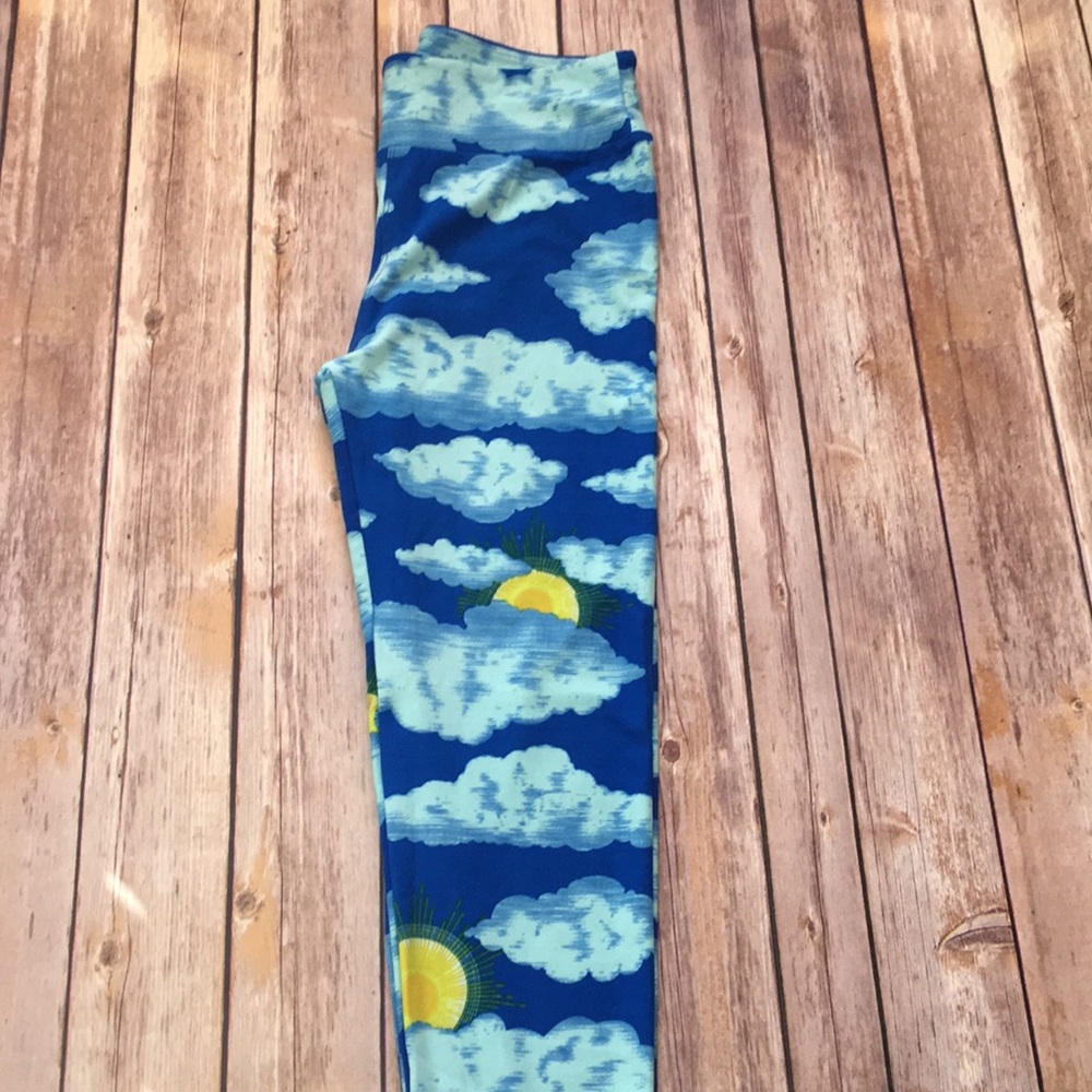 New LuLaroe Cloud Leggings - Picture 3 of 6